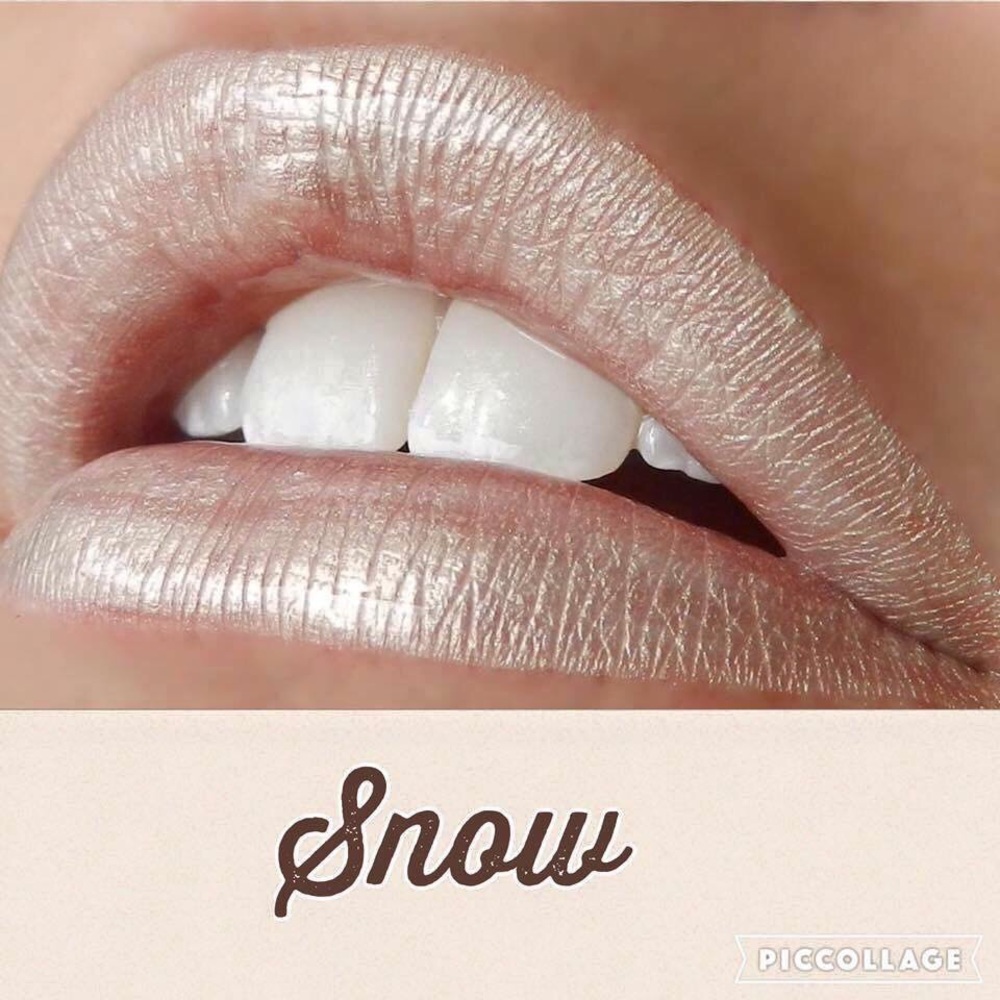 Snow Lipsense (NWT)